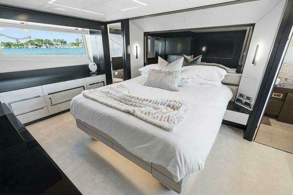 Pershing  Yacht For Sale