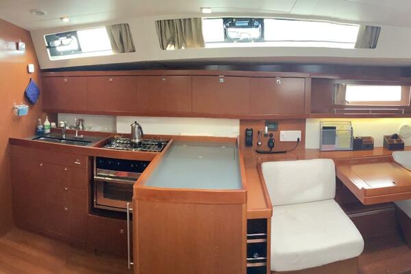 At Last 45ft Beneteau Yacht For Sale