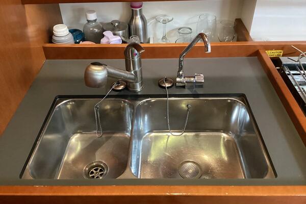 At Last 45ft Beneteau Yacht For Sale