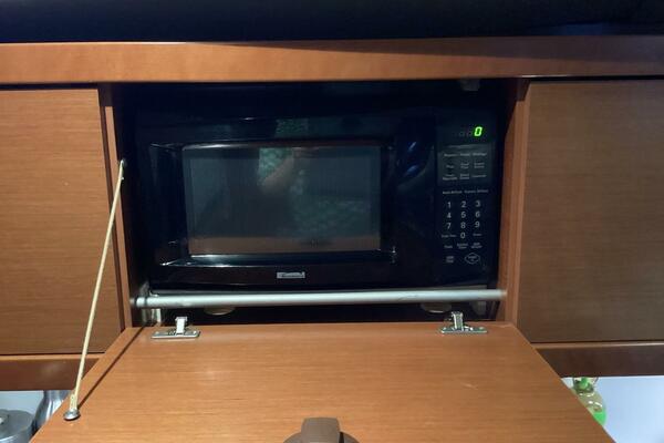 At Last 45ft Beneteau Yacht For Sale