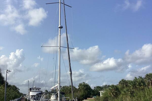 At Last 45ft Beneteau Yacht For Sale