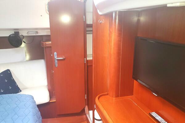 KULEANA 42ft Beneteau Yacht For Sale