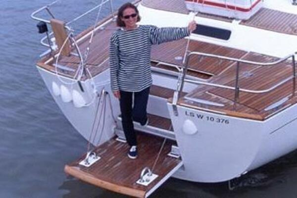 KULEANA 42ft Beneteau Yacht For Sale