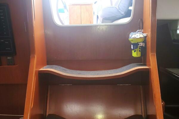 KULEANA 42ft Beneteau Yacht For Sale