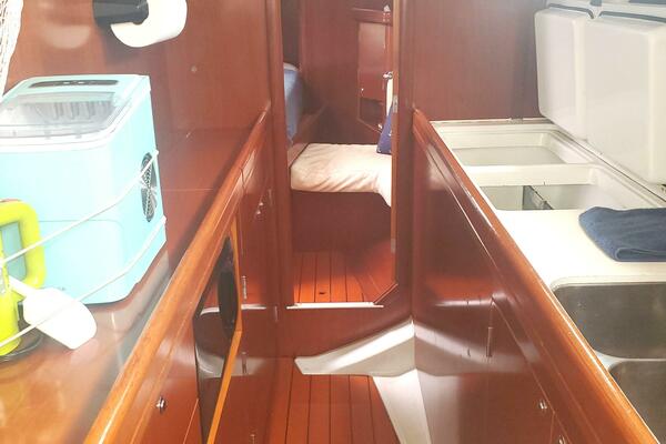 KULEANA 42ft Beneteau Yacht For Sale