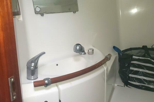 KULEANA 42ft Beneteau Yacht For Sale