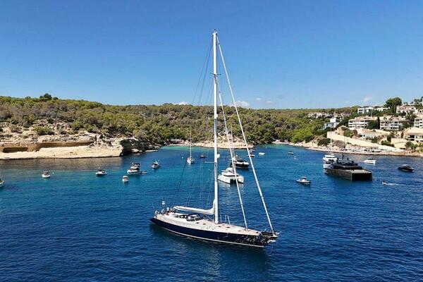 PERSISTENCE 110ft Sensation Yachts Yacht For Sale