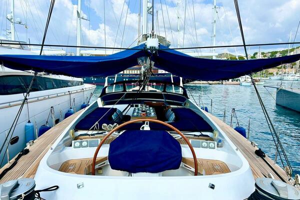 PERSISTENCE 110ft Sensation Yachts Yacht For Sale