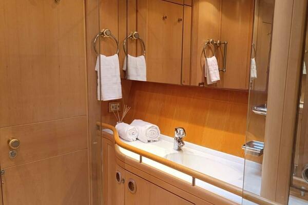 PERSISTENCE 110ft Sensation Yachts Yacht For Sale