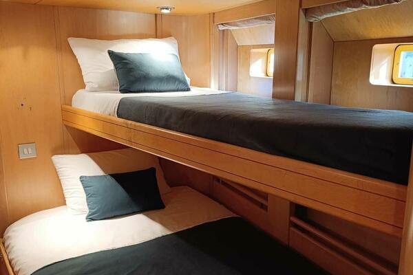 PERSISTENCE 110ft Sensation Yachts Yacht For Sale