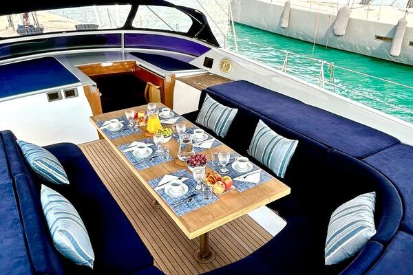 PERSISTENCE 110ft Sensation Yachts Yacht For Sale