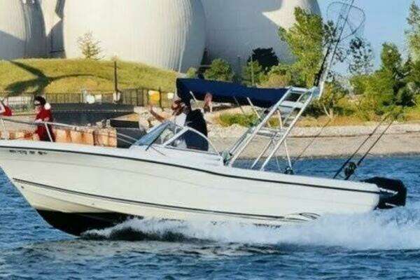 Photo of the 2003 Palm Beach 22DC White Cap