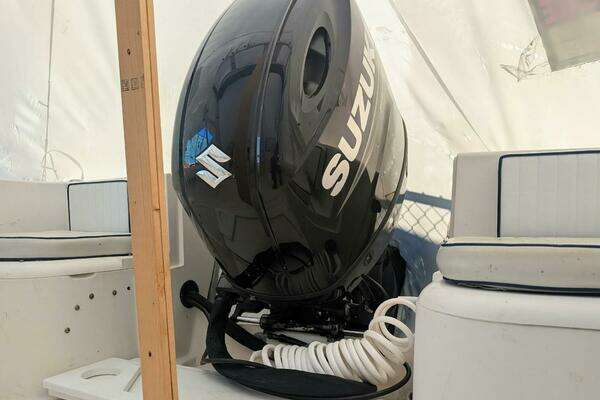 Photo of the 2003 Palm Beach 22DC White Cap