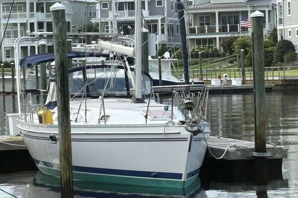 35-ft-Catalina-2011-- Southport North Carolina United States  yacht for sale