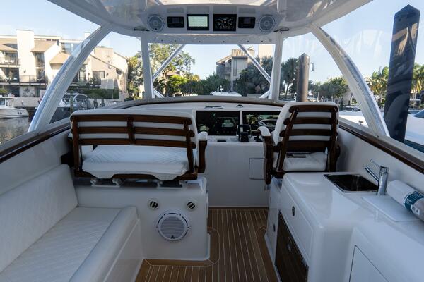 47 W A 47ft Front Runner Yacht For Sale