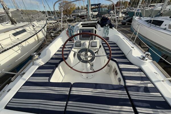 31ft Beneteau Yacht For Sale
