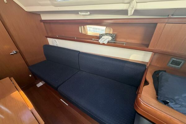31ft Beneteau Yacht For Sale