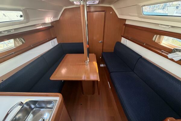 31ft Beneteau Yacht For Sale