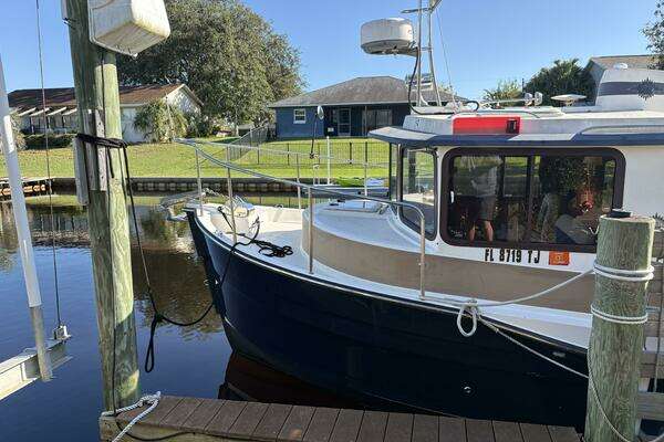 Photo of the 2014 Ranger Tugs R-27 "XTA SEA V"