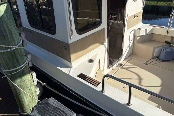 Photo of the 2014 Ranger Tugs R-27 "XTA SEA V"