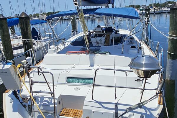 Neptune s Daughter 36ft Beneteau Yacht For Sale