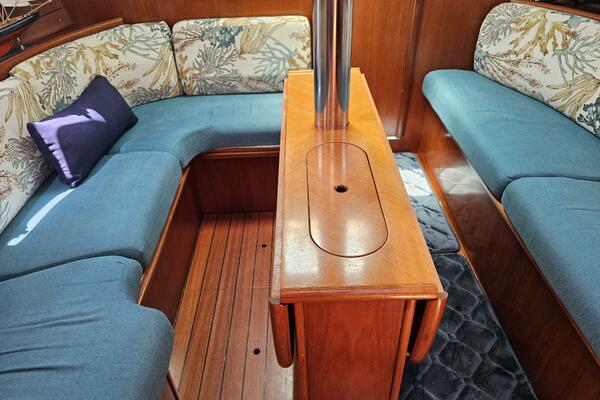 Neptune s Daughter 36ft Beneteau Yacht For Sale