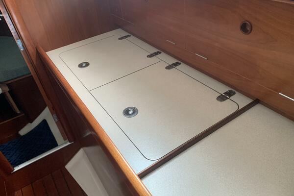 Neptune s Daughter 36ft Beneteau Yacht For Sale