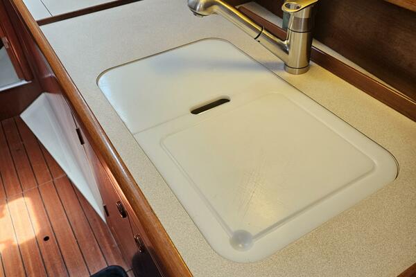 Neptune s Daughter 36ft Beneteau Yacht For Sale