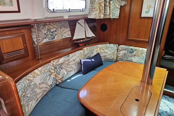 Neptune s Daughter 36ft Beneteau Yacht For Sale