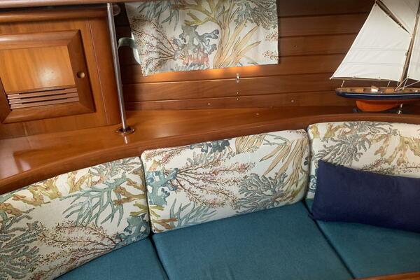 Neptune s Daughter 36ft Beneteau Yacht For Sale