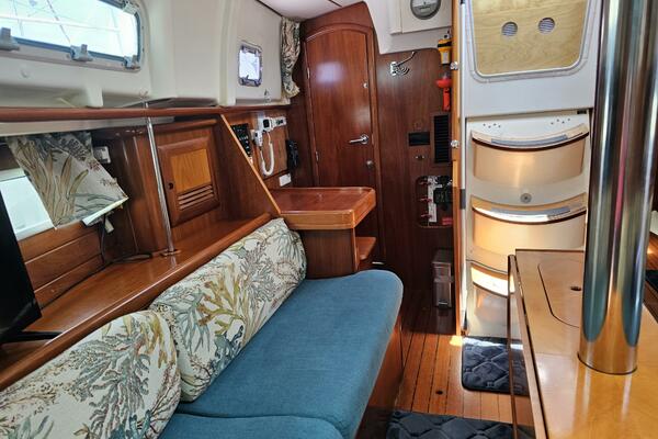 Neptune s Daughter 36ft Beneteau Yacht For Sale