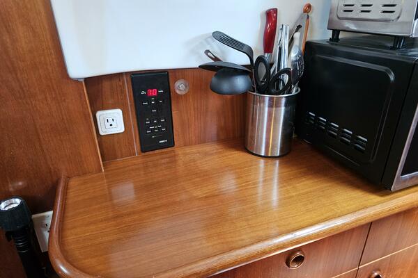 Neptune s Daughter 36ft Beneteau Yacht For Sale