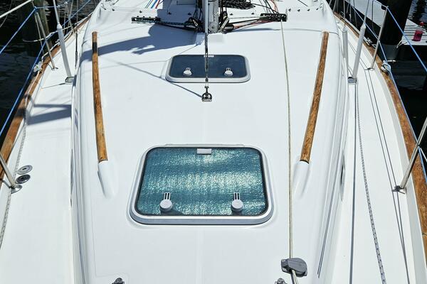 Neptune s Daughter 36ft Beneteau Yacht For Sale