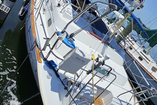 Neptune s Daughter 36ft Beneteau Yacht For Sale