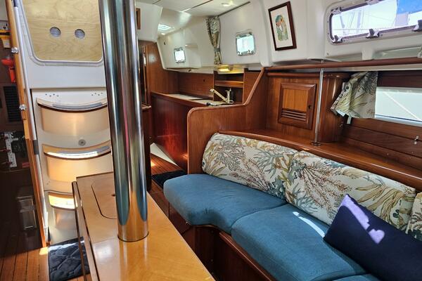 Neptune s Daughter 36ft Beneteau Yacht For Sale