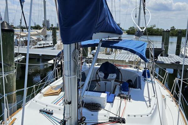 Neptune s Daughter 36ft Beneteau Yacht For Sale