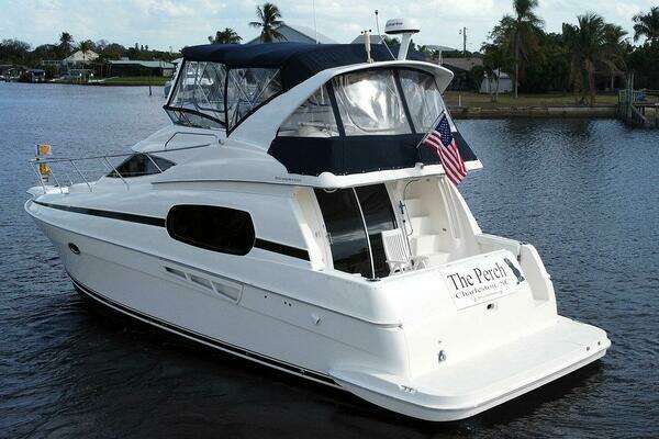 Photo of the 2001 Silverton 410 Sport Bridge "The Perch"