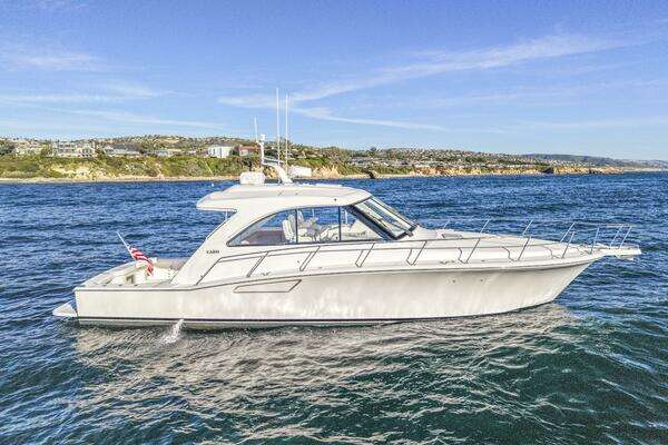Cabo 44 Hardtop Express Yacht For Sale