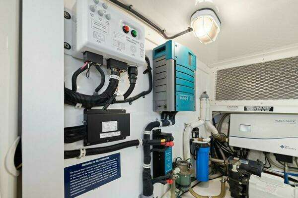 Cabo 44 Hardtop Express Yacht For Sale