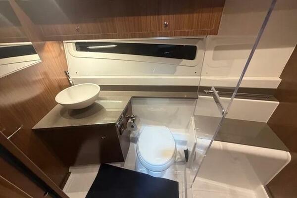 35ft Four Winns Yacht For Sale