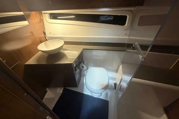 35ft Four Winns Yacht For Sale