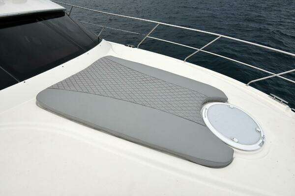 Silverton 38 Sport Bridge Yacht For Sale