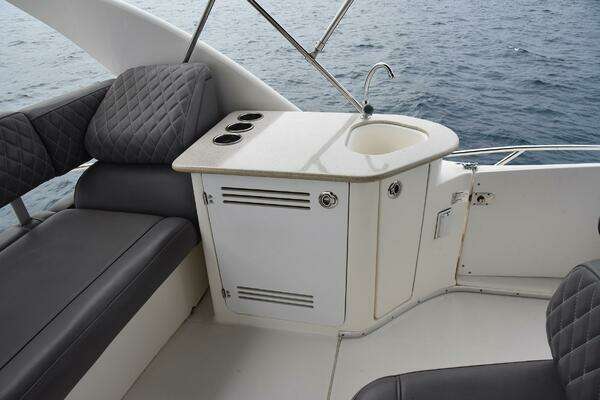 Silverton 38 Sport Bridge Yacht For Sale