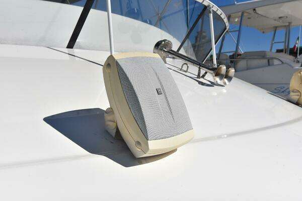 Silverton 38 Sedan Bridge Yacht For Sale