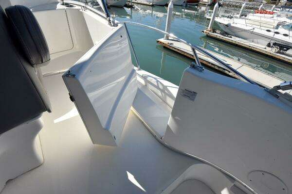 Silverton 38 Sedan Bridge Yacht For Sale