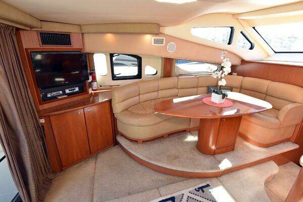 Silverton 38 Sedan Bridge Yacht For Sale