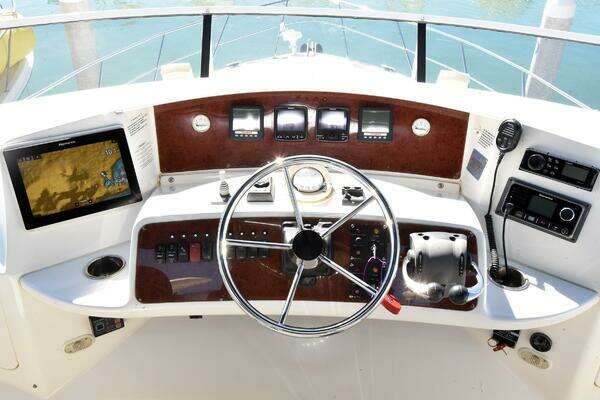 Silverton 38 Sedan Bridge Yacht For Sale