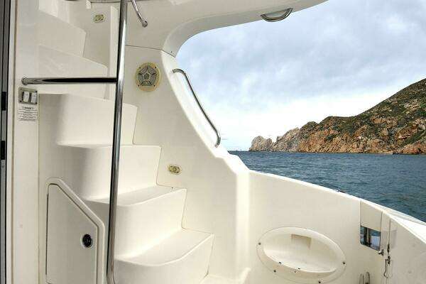 Silverton 38 Sport Bridge Yacht For Sale