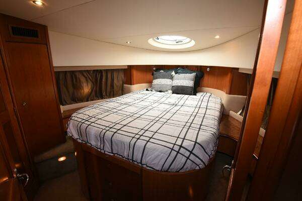 Silverton 38 Sport Bridge Yacht For Sale