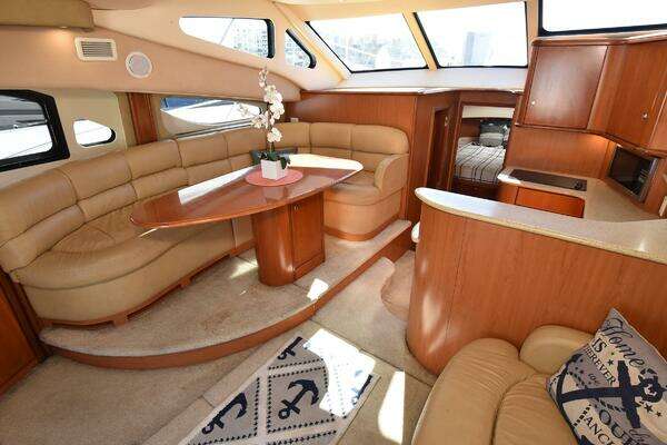 Silverton 38 Sedan Bridge Yacht For Sale